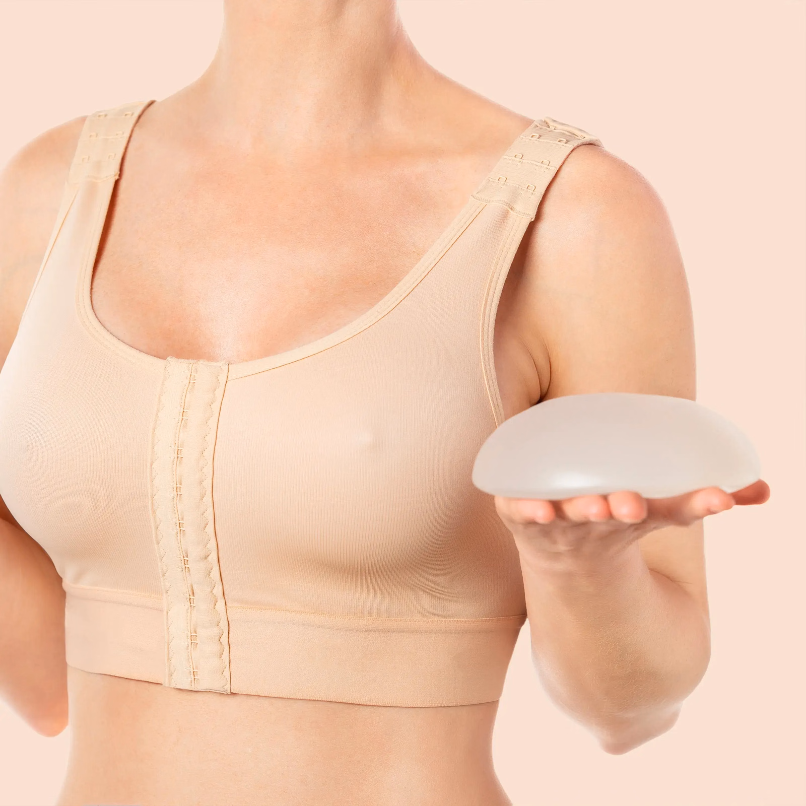 Quins són els factors associats al risc de treure implants de pit?