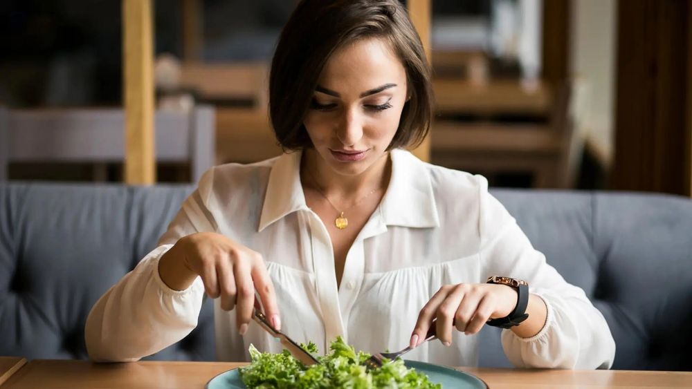 Ni ayuno intermitente ni dietas detox: 5 tendencias virales que pueden perjudicar la salud y provocar efecto rebote, según una nutricionista