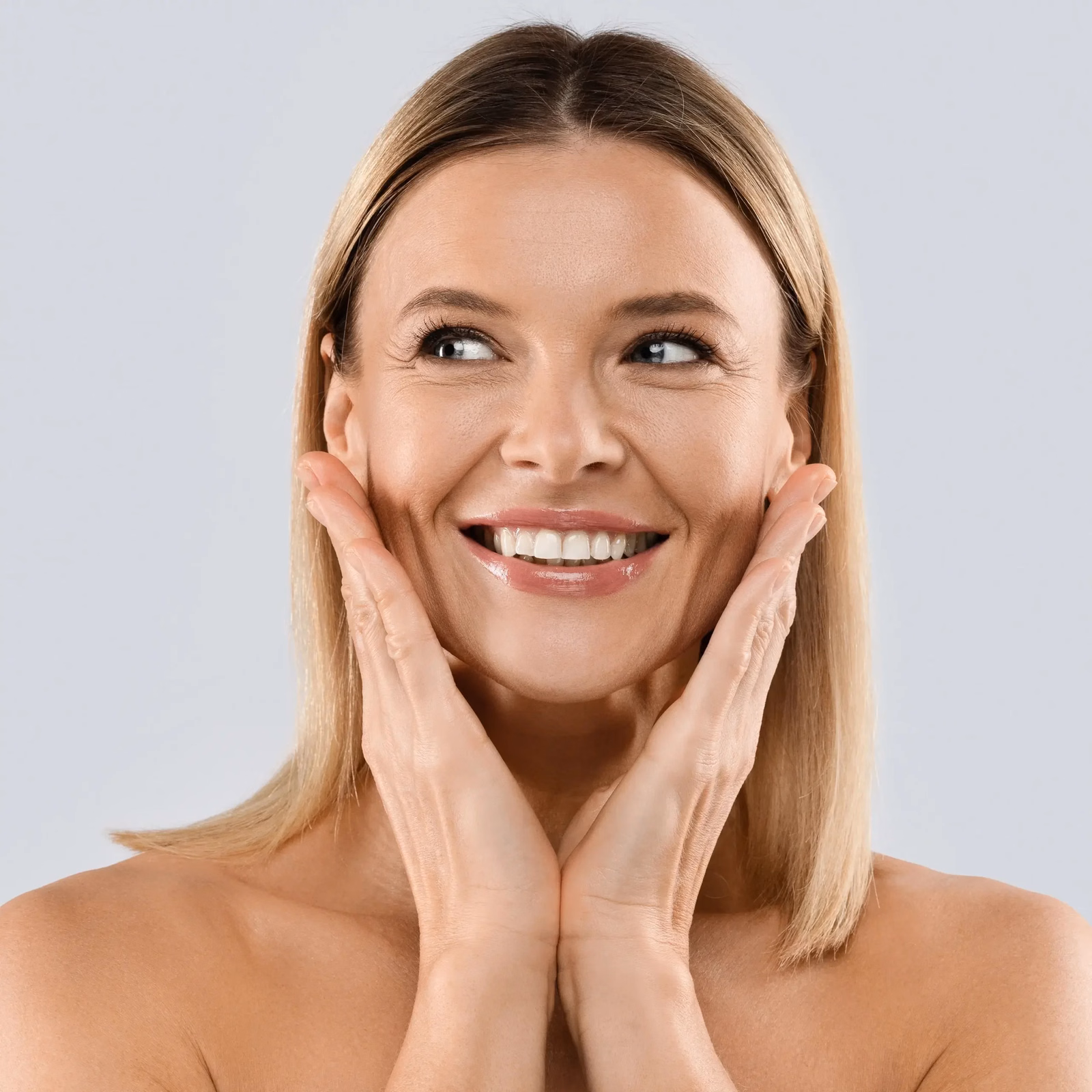 How is the facelift procedure performed?