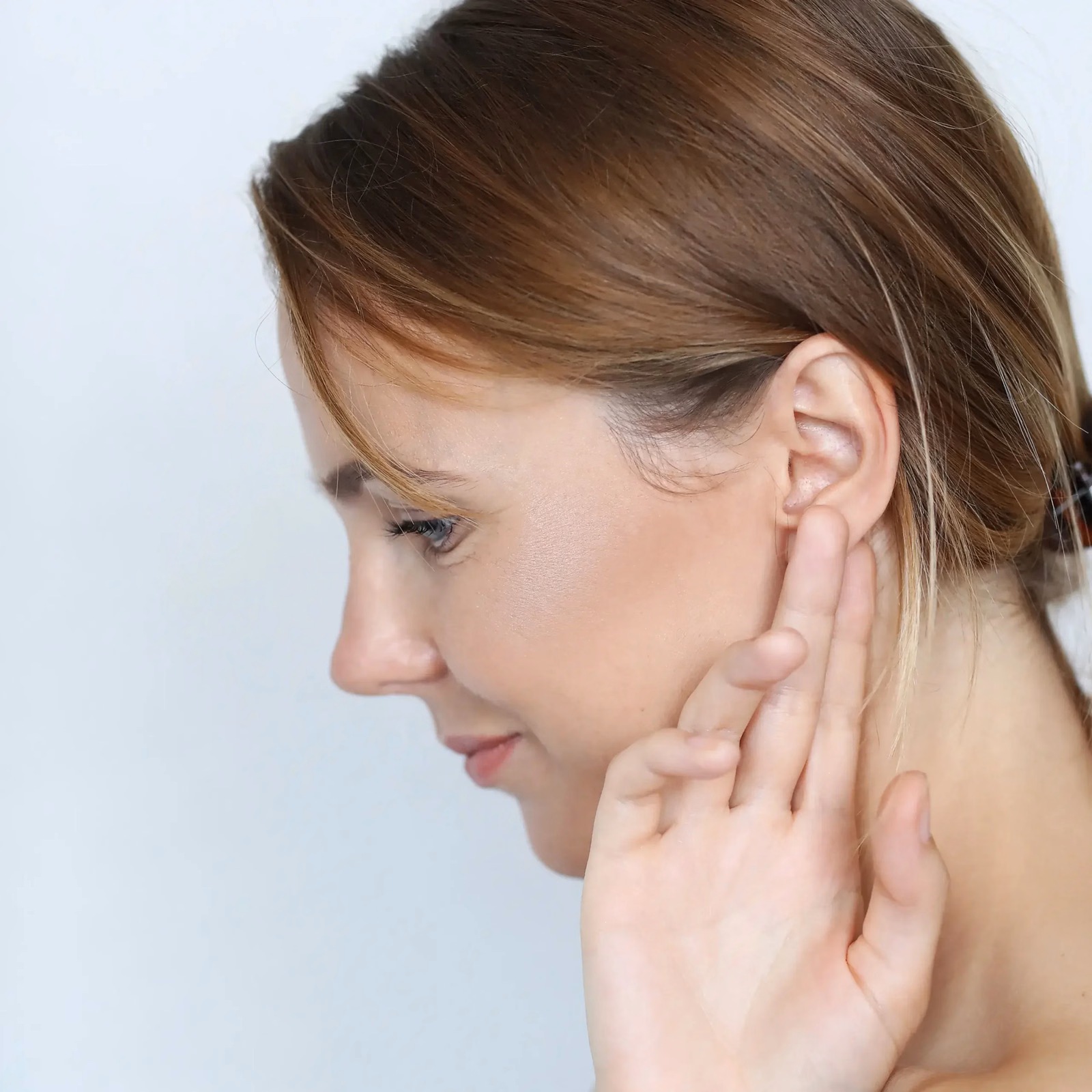 How is the lobuloplasty procedure performed?